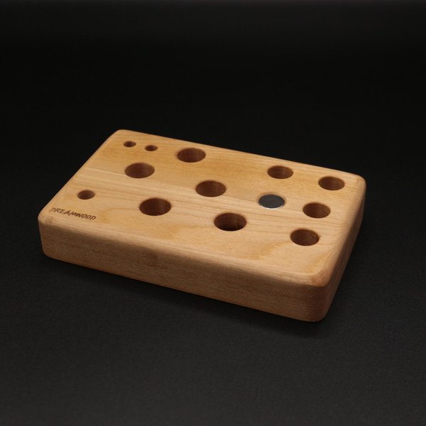 Oak Vapestand with different size holes and magnet #3