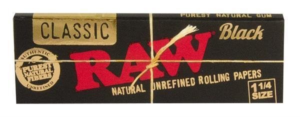 RAW Black 1 1/4 Size Slim Papers